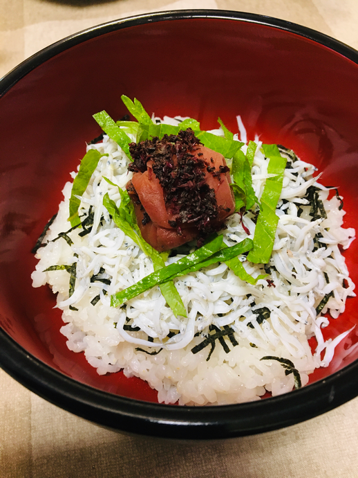 あっさりと梅干＆しらす丼